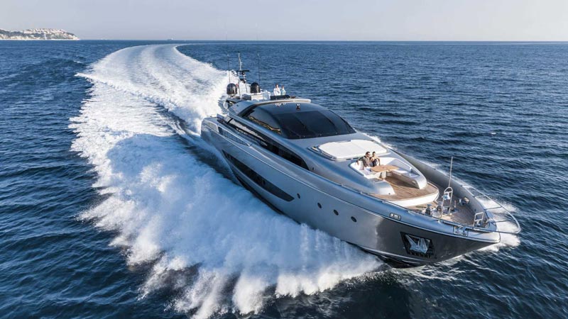 Riva 122' Mythos