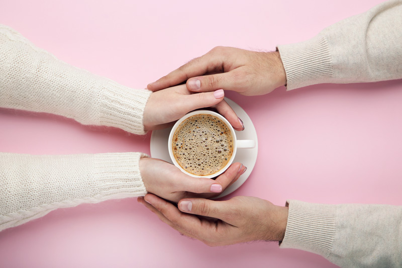 coppia con caffè