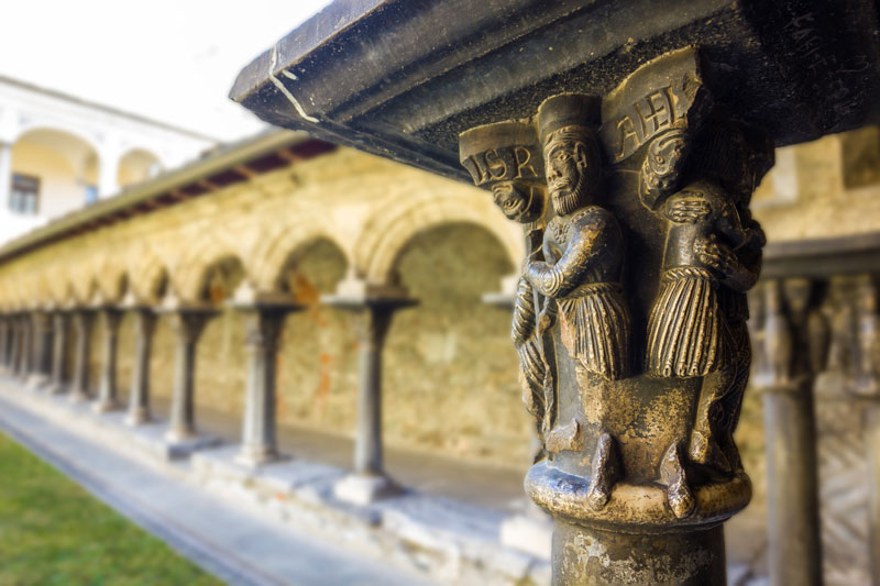 La collegiata e il chiostro di Sant'Orso