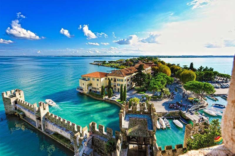 Il Castello di Sirmione sul Lago di Garda