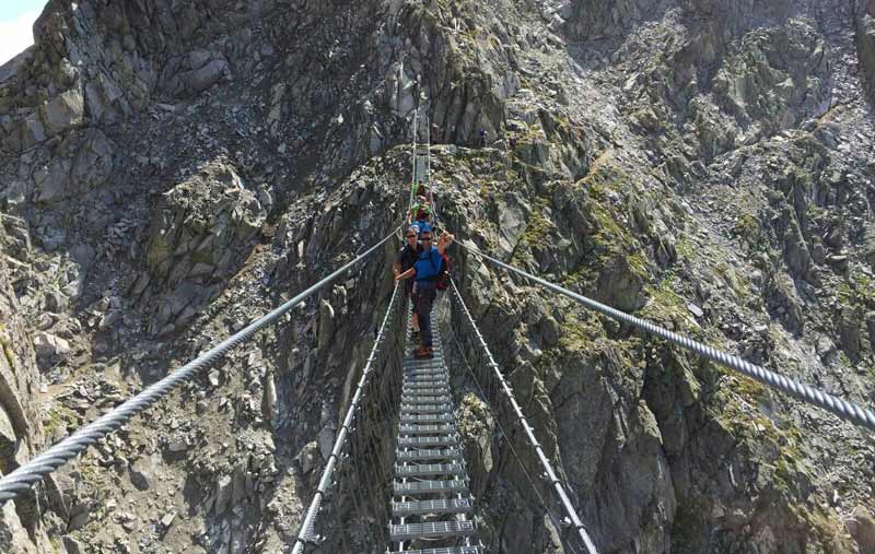 Ponte tibetano sulla Ferrata Dibona- Veneto