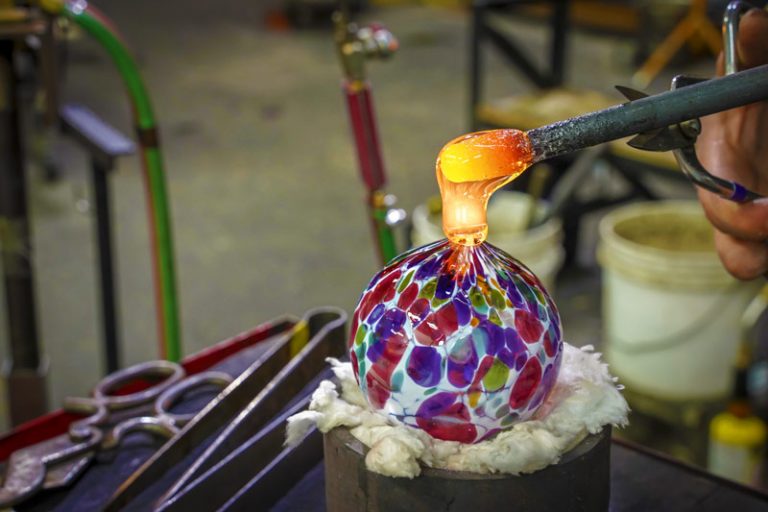 Lavorazione Del Vetro Di Murano Il Vetro di Murano: tradizione dell'artigianato veneziano | IEX