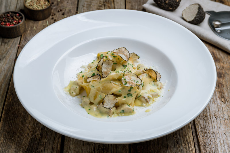 Pasta con Crema al Tartufo