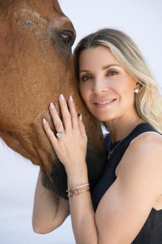 Michi Grassi, una storia di eccellenza pittorica, resilienza e rinascita: il Maestro premiato alla Camera dei Deputati