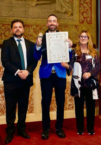 Michi Grassi, una storia di eccellenza pittorica, resilienza e rinascita: il Maestro premiato alla Camera dei Deputati